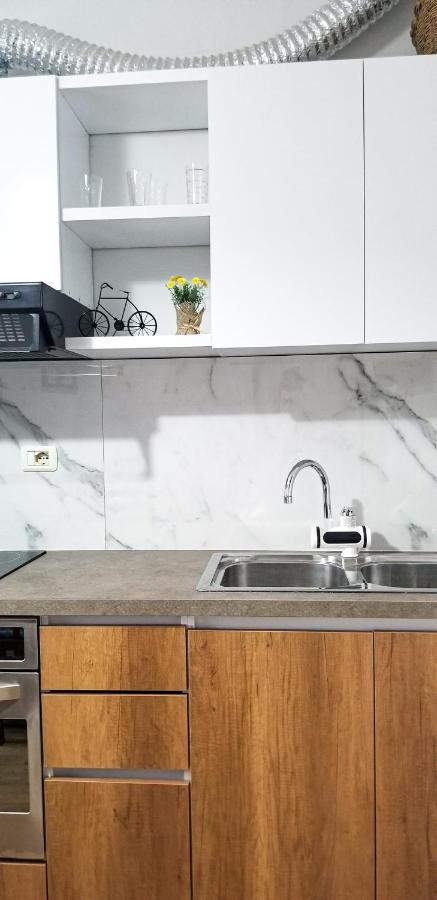טיראנה Spacious And Cozy Apartment - Ajia Apartment מראה חיצוני תמונה